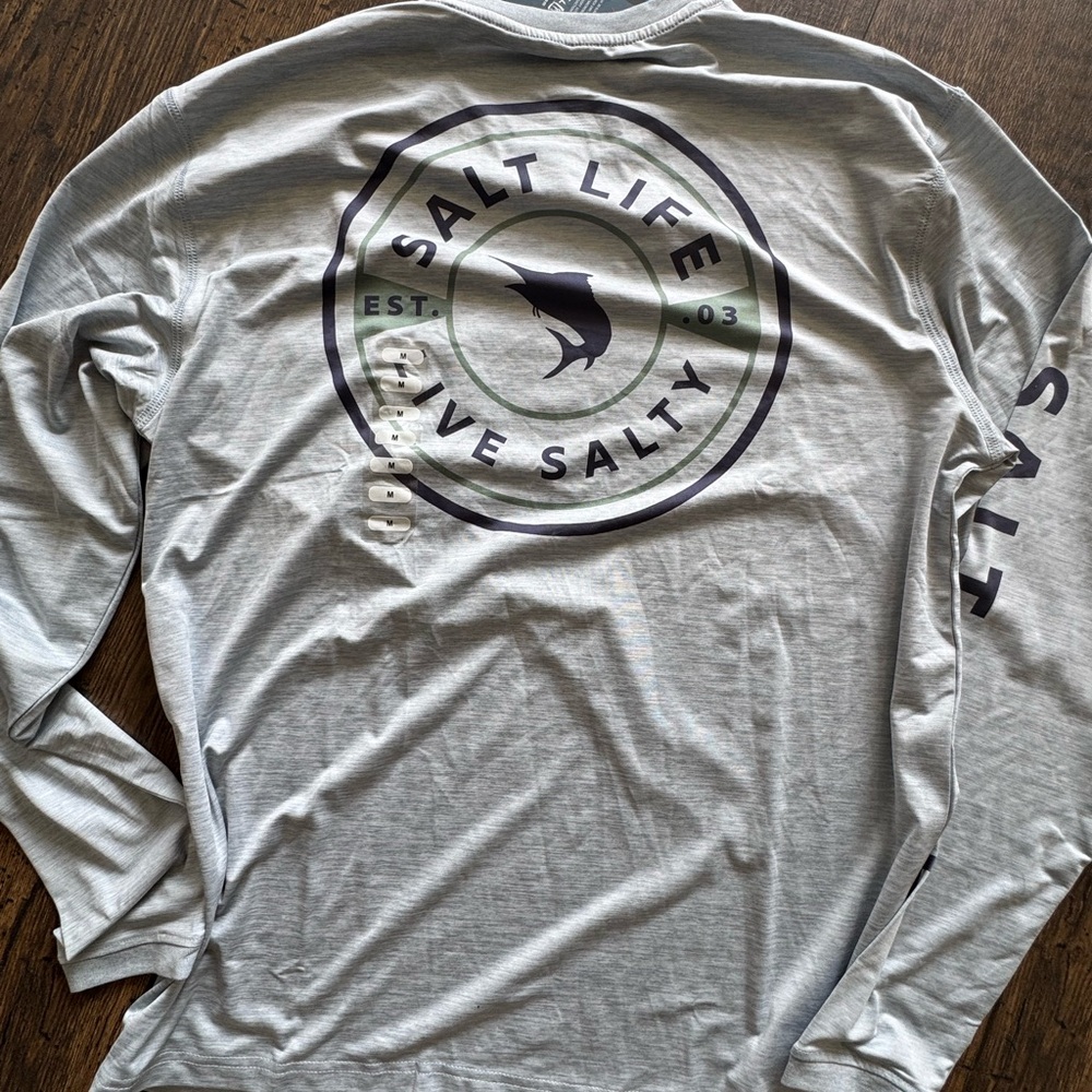 Salt Life Light Gray Long Sleeve Tee Dri-Fit
NWT SIZE MEDIUM